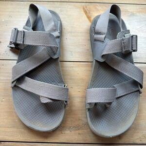 Chaco Sandals Mens Size 10 Gray Z/2 Toe Loop Hiking Sport Strappy Adjustable